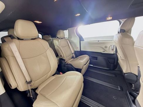 Certified 2023 Toyota Sienna Limited image 27