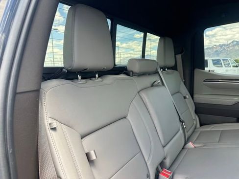 Certified 2022 Chevrolet Silverado 1500 LTZ w/ Technology Package AWD/4WD image 15