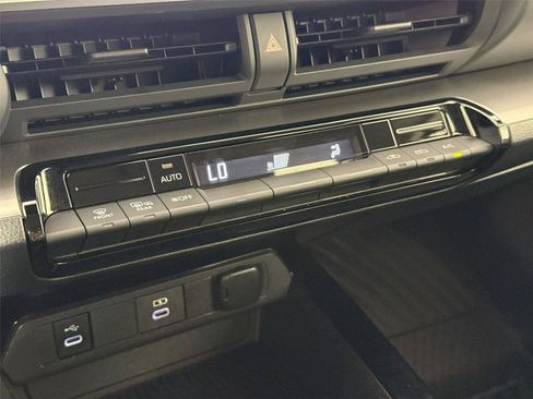 Certified 2023 Toyota Prius LE FWD image 23