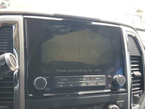 Used 2021 Nissan Titan SV w/ SV Convenience Package image 11