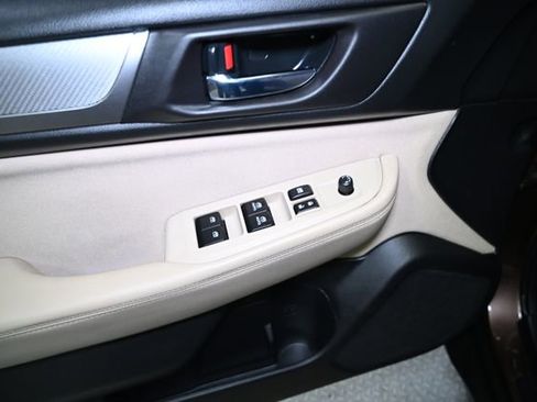 Used 2019 Subaru Outback 2.5i Premium image 27