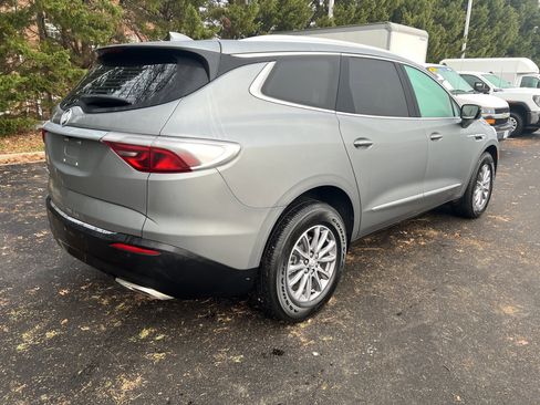 Used 2024 Buick Enclave Essence w/ Technology Package image 10