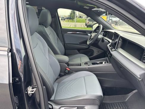 Used 2025 Volkswagen Tiguan SE R-Line AWD/4WD image 23