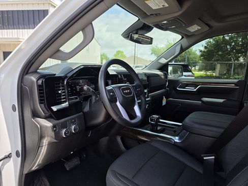 Used 2026 GMC Sierra 1500 Elevation RWD image 7