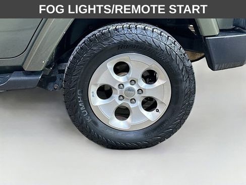 Used 2015 Jeep Wrangler Unlimited Sahara w/ Connectivity Group image 5