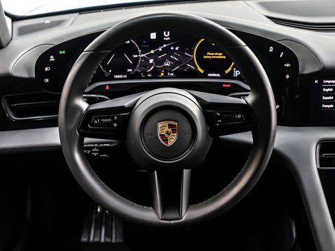 Used 2023 Porsche Taycan image 19