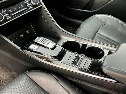 Used 2022 Hyundai Sonata Limited image 17