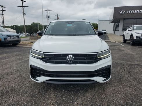 Used 2023 Volkswagen Tiguan SE R-Line FWD image 2