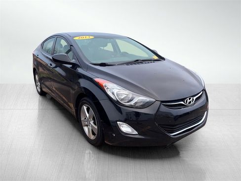 Used 2013 Hyundai Elantra GLS w/ Preferred Pkg image 2