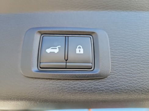 Used 2024 Mitsubishi Outlander SE image 10