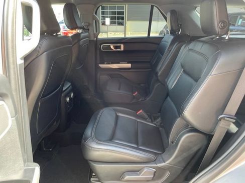 Certified 2020 Ford Explorer XLT w/ Equipment Group 202A AWD/4WD image 43