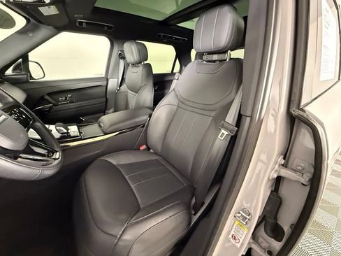 Used 2025 Land Rover Range Rover Sport Dynamic SE AWD/4WD image 6