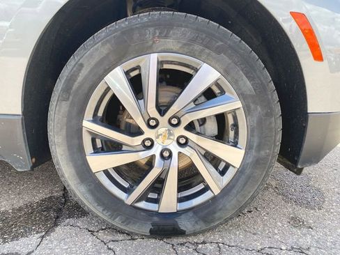 Used 2024 Chevrolet Equinox LT AWD/4WD image 32