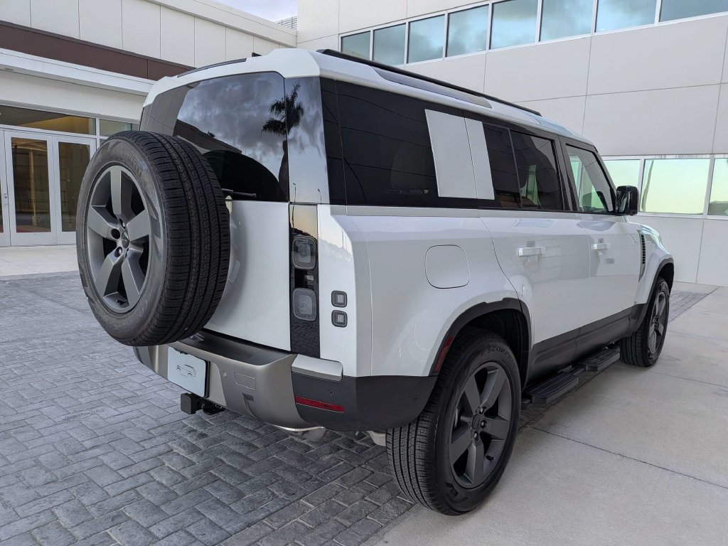 New 2026 Land Rover Defender 110 S AWD/4WD image 5