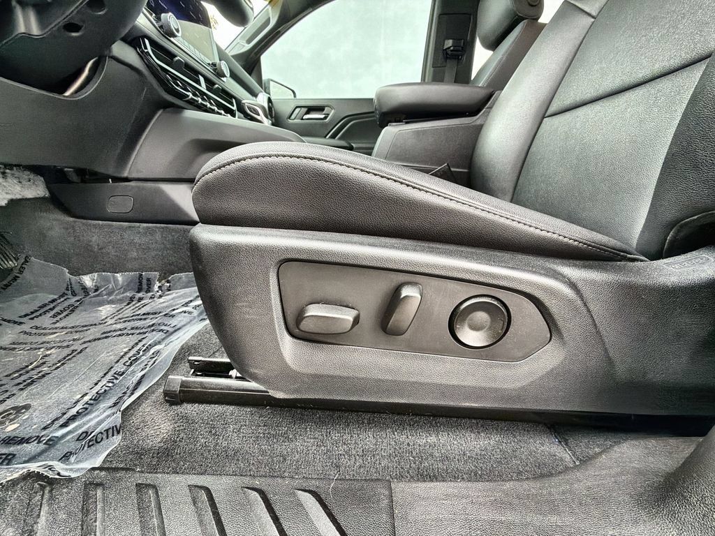 Used 2023 Chevrolet Colorado LT w/ LT Convenience Package III AWD/4WD image 14