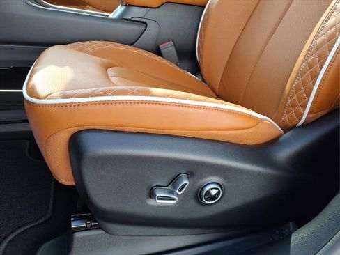 New 2026 Chrysler Pacifica Pinnacle image 16