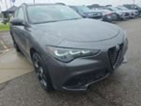 Used 2024 Alfa Romeo Stelvio Veloce AWD/4WD image 3