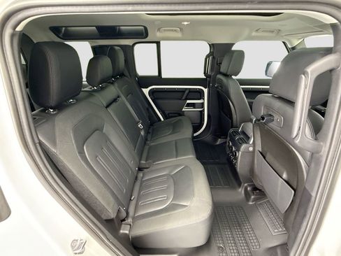 Used 2020 Land Rover Defender 110 SE image 21