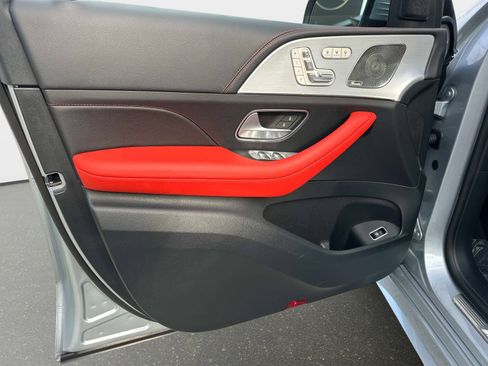 Used 2025 Mercedes-Benz GLE 53 AMG 4MATIC image 17