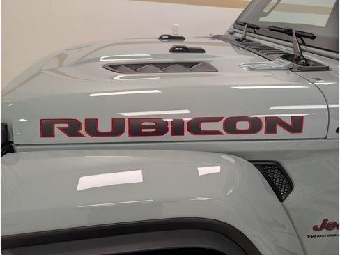 Used 2024 Jeep Wrangler Unlimited Rubicon AWD/4WD image 6