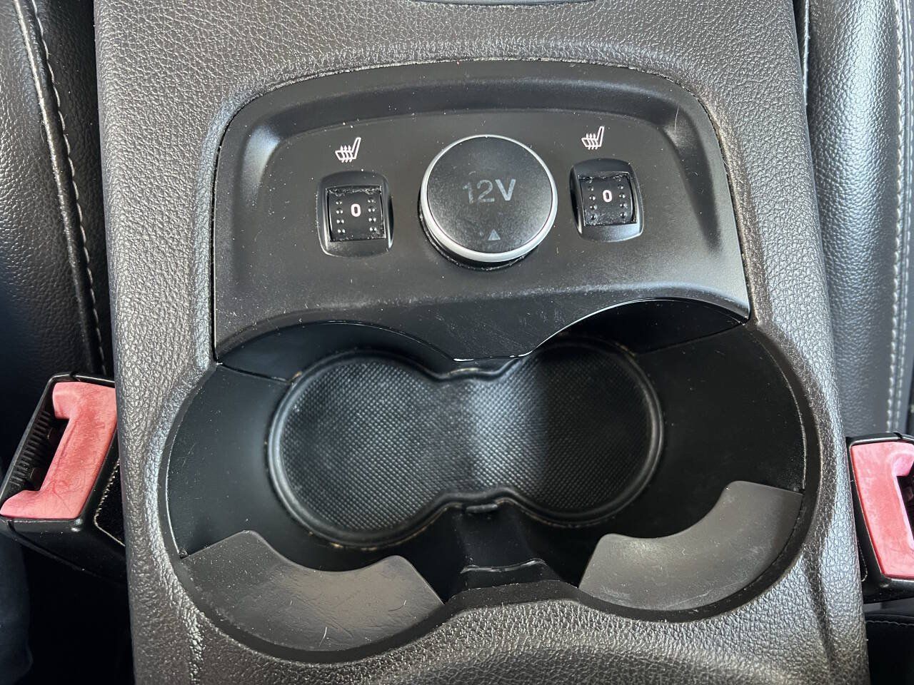 Used 2013 Ford Focus Titanium FWD image 22
