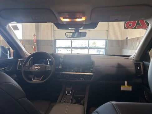 New 2026 Nissan Pathfinder SL AWD/4WD image 17