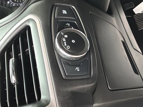 Used 2023 Ford Edge SEL image 19