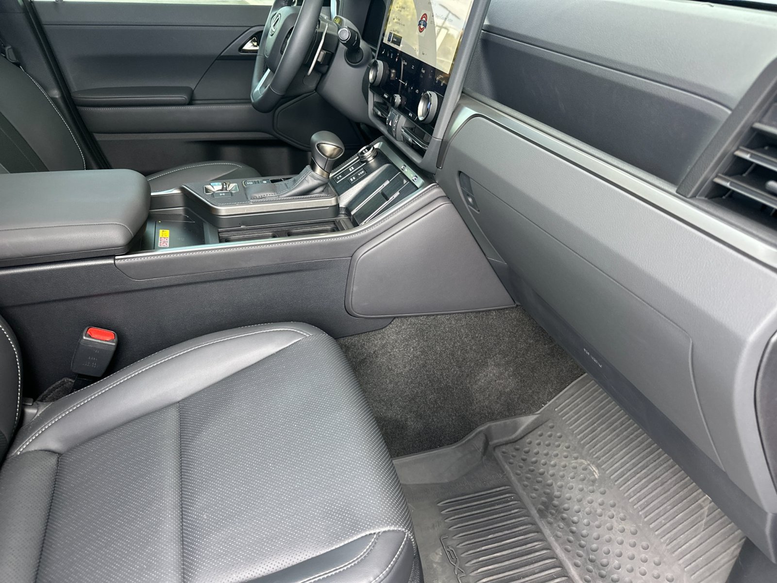 Used 2025 Lexus GX 550 w/ Cold Area Package AWD/4WD image 17