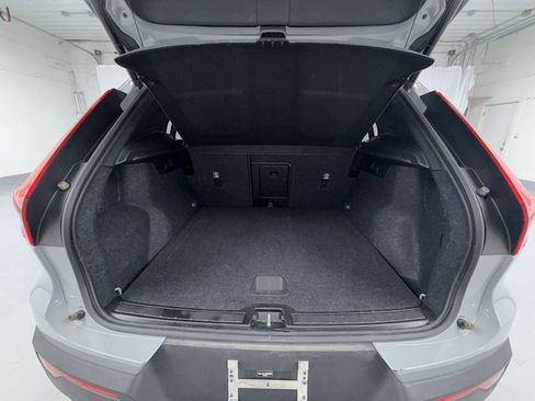 Used 2025 Volvo XC40 B5 Core AWD/4WD image 16