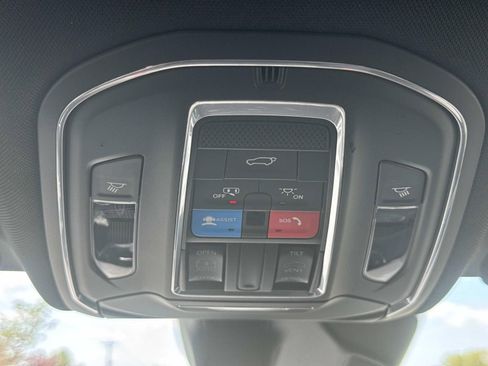 New 2026 Jeep Grand Cherokee Laredo X image 21