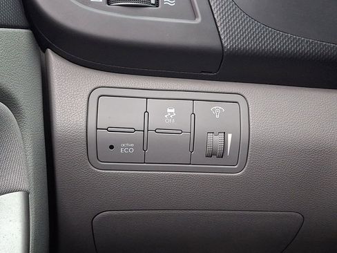 Used 2017 Hyundai Accent SE FWD image 24