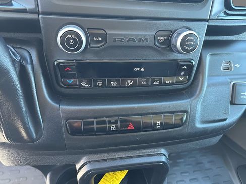 Used 2024 RAM ProMaster 2500 w/ Convenience Group FWD image 16