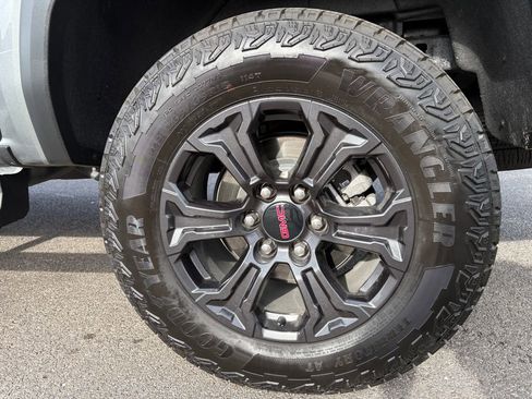 New 2025 GMC Canyon Elevation w/ Convenience Package image 46