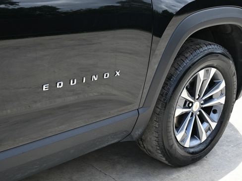 Used 2025 Chevrolet Equinox LT FWD image 8