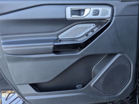 Used 2021 Ford Explorer ST w/ Equipment Group 401A image 11