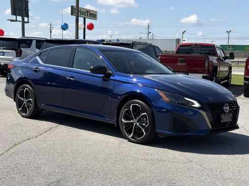 Used 2024 Nissan Altima 2.5 SR AWD/4WD image 26