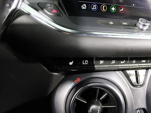 Used 2025 Chevrolet Blazer LT FWD image 15
