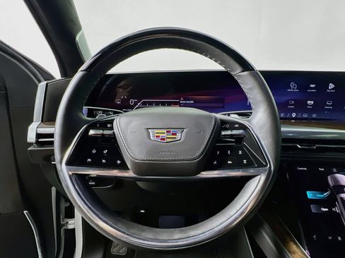Used 2025 Cadillac Escalade ESV Sport Platinum AWD/4WD image 17