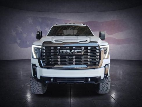 Used 2024 GMC Sierra 2500 Denali Ultimate AWD/4WD image 8