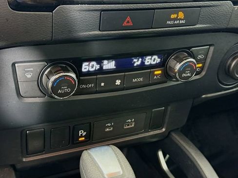 Used 2022 Nissan Frontier SV w/ Technology Package image 15