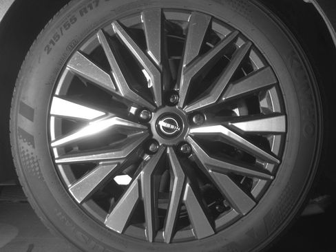 Used 2025 Nissan Altima 2.5 SV image 13