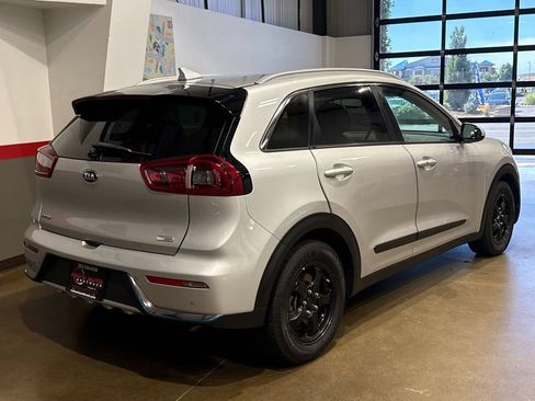 Used 2019 Kia Niro EX Premium w/ Sunroof Package FWD image 50