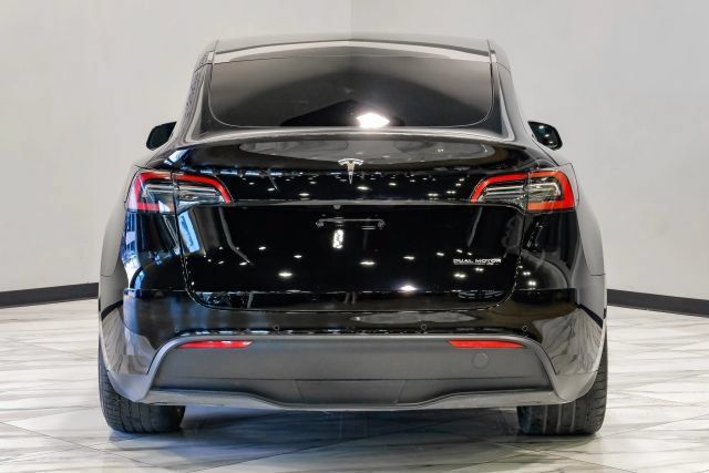 Used 2022 Tesla Model Y Performance AWD/4WD image 13