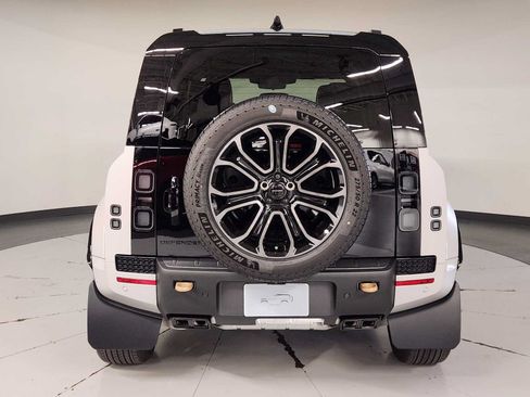 New 2026 Land Rover Defender 110 OCTA AWD/4WD image 17