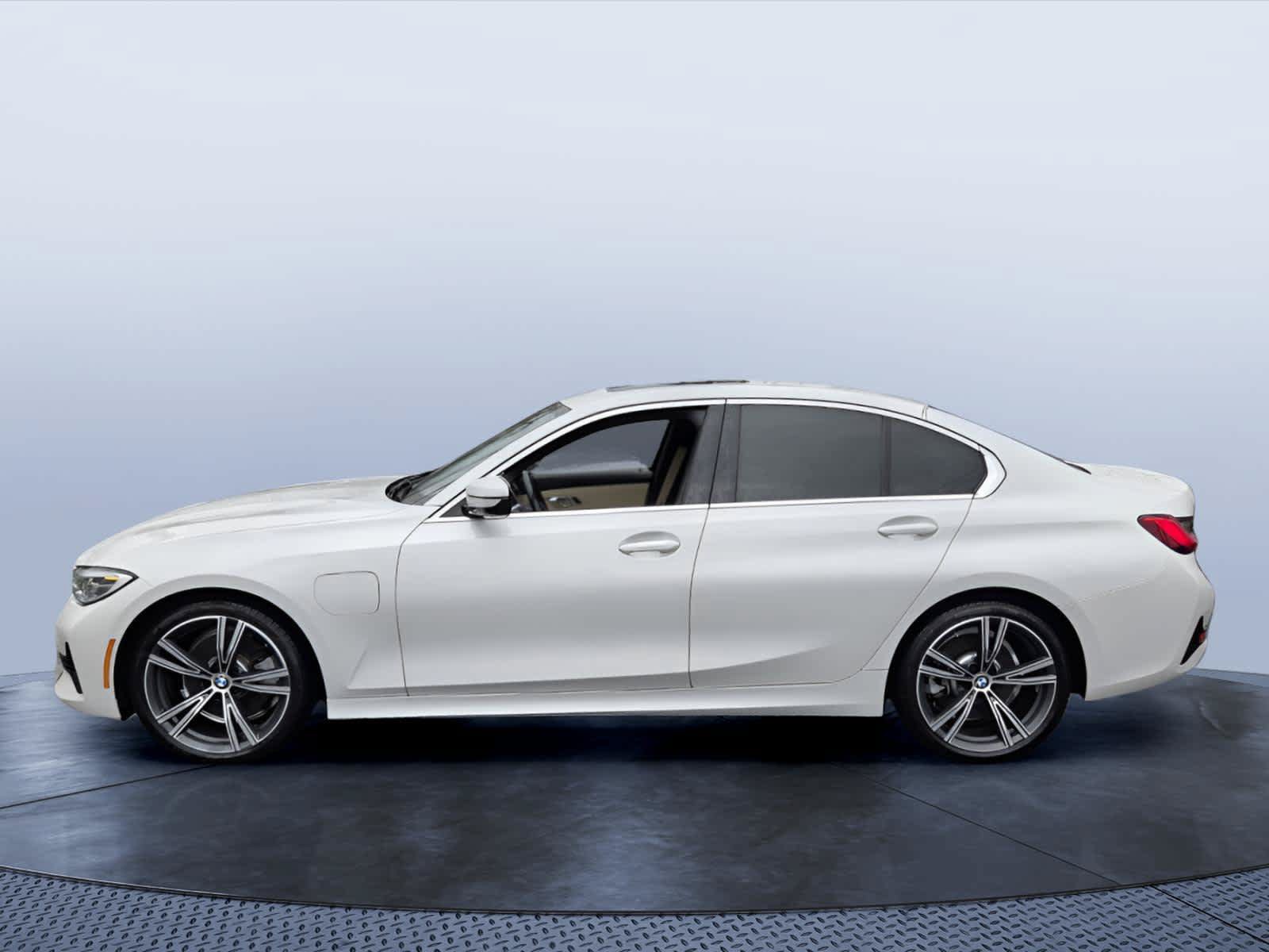 Used 2021 BMW 330e w/ Premium Package RWD image 6