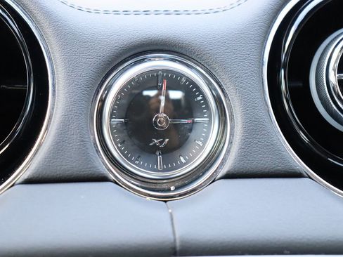 Used 2018 Jaguar XJ R-Sport image 19