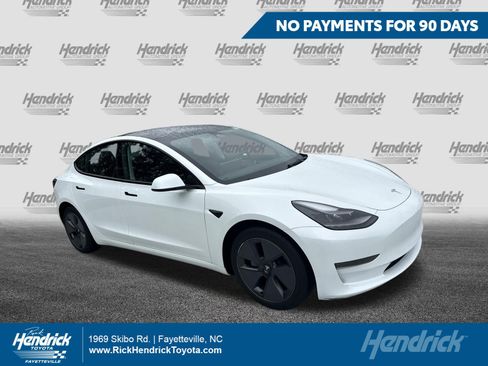 Used 2023 Tesla Model 3 Standard Range RWD image 1