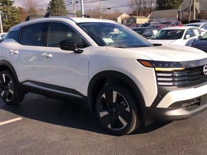 New 2026 Nissan Kicks SR w/ Cold Weather Package