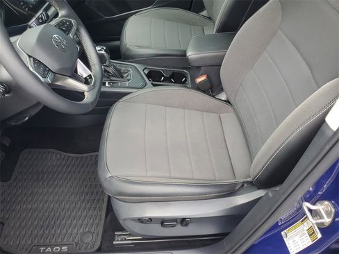 Used 2022 Volkswagen Taos SE image 59
