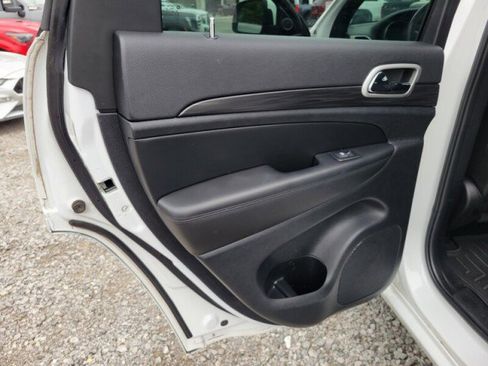 Used 2022 Jeep Grand Cherokee Laredo X RWD image 27